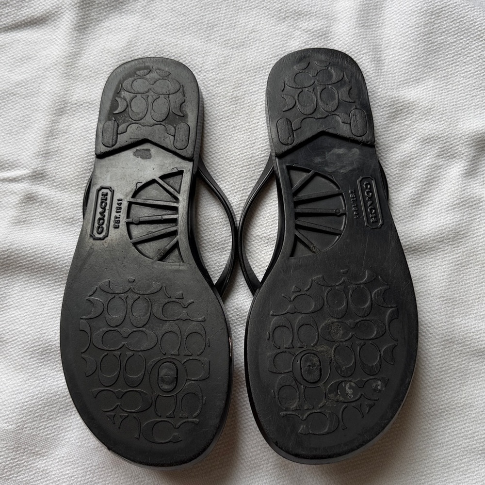 Coach Landon Jelly Thong Sandals With Gold Metal Bow Size 7 - Picture 8 of 10